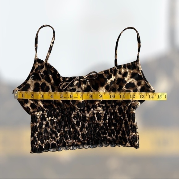 Timing leopard print tie front spaghetti strap crop top size S - Picture 3 of 7